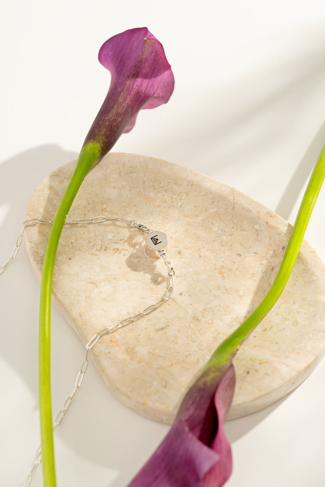 Radiant White Gold Easy Clasp